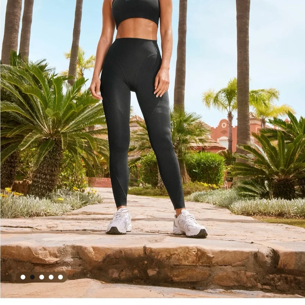 Black Athletic Leggings - Perfect Condition No Callouts NWOT - Picture 2 of 6